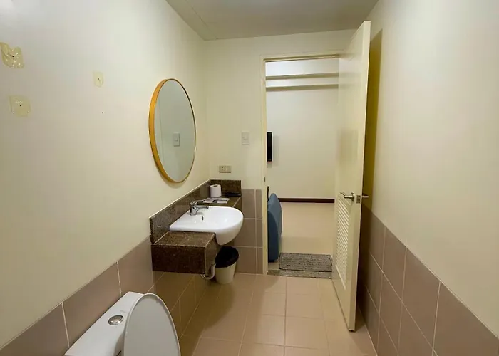 Apartahotel Vincondotel Near Bgc 2br Fairlane 2403 *