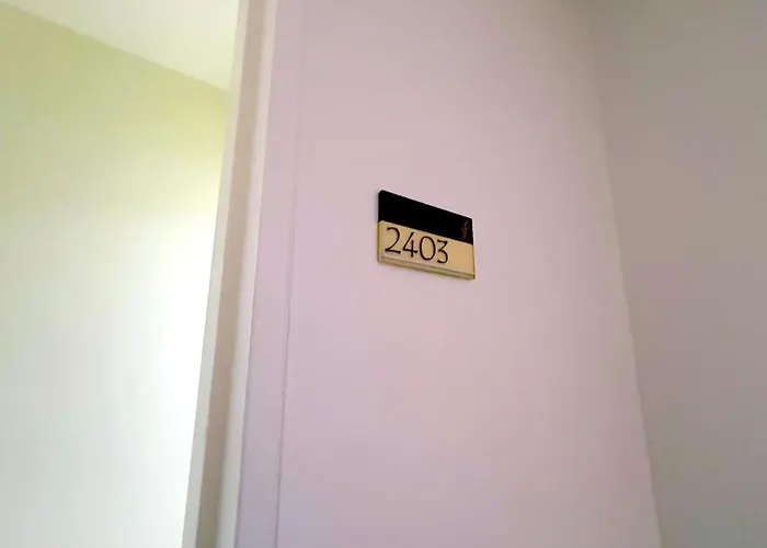 Vincondotel Near Bgc 2br Fairlane 2403 Apartahotel