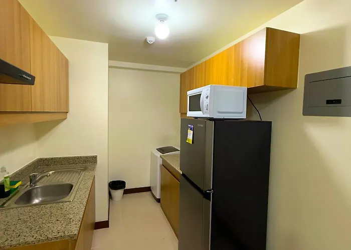 Vincondotel Near Bgc 2br Fairlane 2403 Apartahotel
